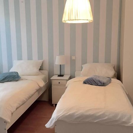 Apartment 120 Qm -3 Schlafzimmer-2 Baeder- Fuer 7 Gaeste Düsseldorf Exterior foto